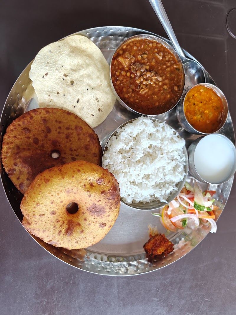 Hotel Ruchis Kitchen - Hotel Ruchis Kitchen Shop no. 719, Shivaji Nagar, Mahagaonkar Compound, opp. of Bank of India Zonal Office, Narhar Colony, Ratnagiri, Nachane, Maharashtra 415612, India