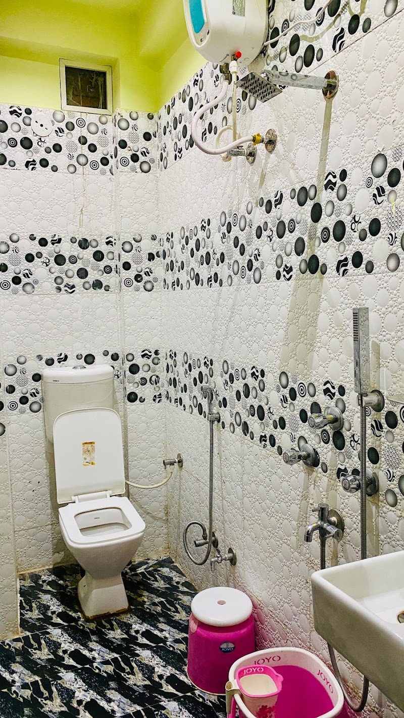 Hotel Manoram - Hotel Manoram 115/15, Mali Ka Bagicha, Gadha Puliya, Hanuman Naka, Bheru, Ujjain, Madhya Pradesh 456010, India