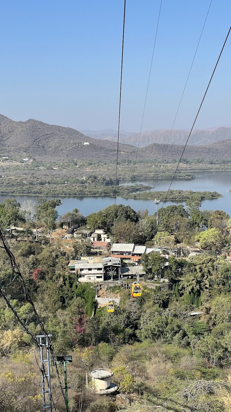 Karni Mata Temple Hike Start Point - Karni Mata Temple Hike Start Point, HM9P+3HM, Unnamed Road, Pichola, Udaipur, Rajasthan 313001, India