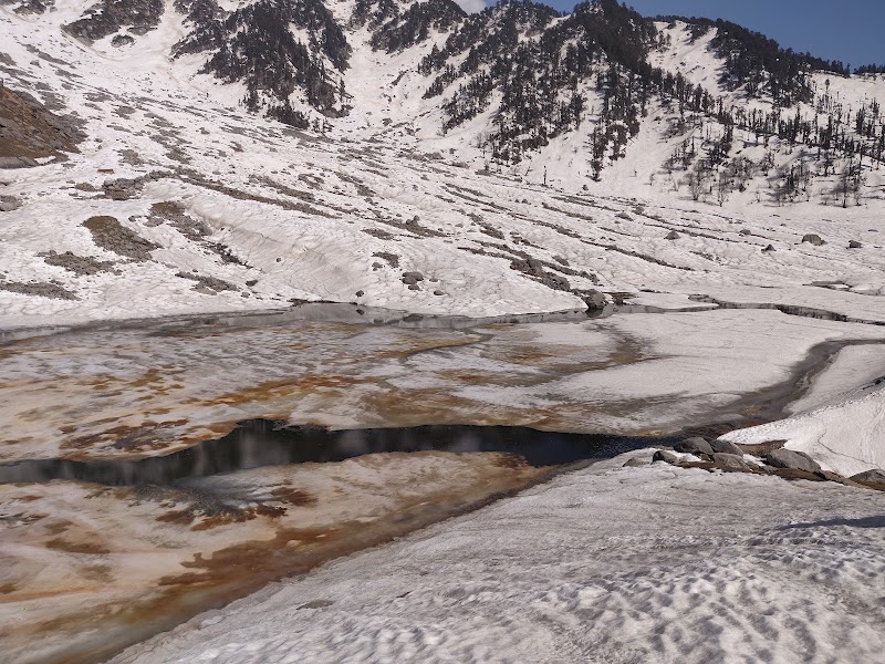 Kareri Lake - Kareri Lake 87GF+982 Lake, Kareri, Himachal Pradesh 176216, India