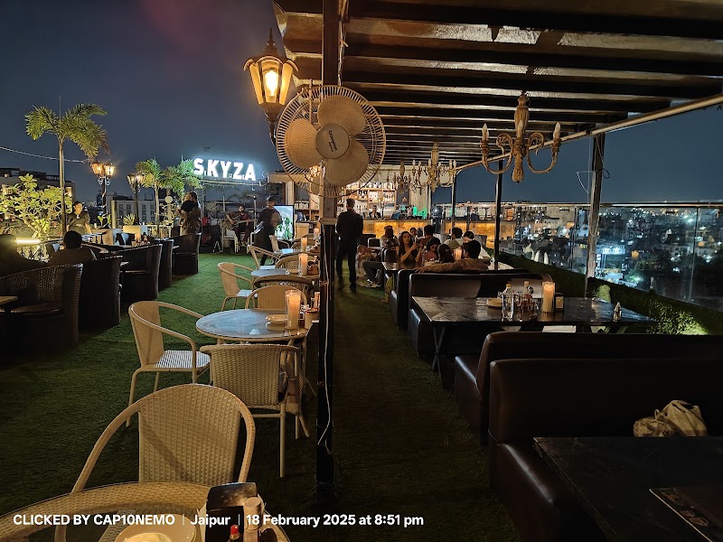SKYZA Rooftop Lounge - SKYZA Rooftop Lounge Mangalam, Ambition Tower, Agrasen Cir, C Scheme, Ashok Nagar, Jaipur, Rajasthan 302001, India