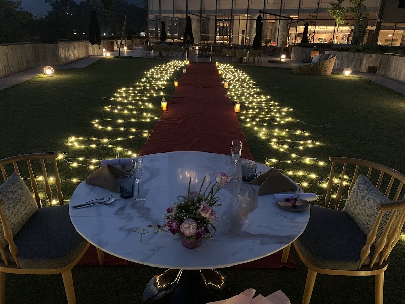 Loviesta -Private Candlelight Dinners, Balloon Decoration, Home Surprises, Guitarist on Call, Cakes, Bouquets, Gifts. - Loviesta -Private Candlelight Dinners, Balloon Decoration, Home Surprises, Guitarist on Call, Cakes, Bouquets, Gifts. Ground Floor, Ward No 7, VPO, near Yamaha Automobile, Ghurkari, Himachal Pradesh 176001, India