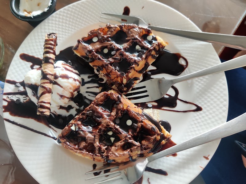 Brewbake café - Brewbake café Brewbake, The Mall, Post Office Rd, near Central Bank, The Mall, Lawi Khurd, Solan, Himachal Pradesh 173212, India