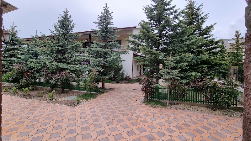 Гостевой дом Sun house Чолпон-Ата - Гостевой дом Sun house Чолпон-Ата, Аллея Айтматова 5а/2 Чолпон Ата, Cholpon-Ata 722125, Kyrgyzstan
