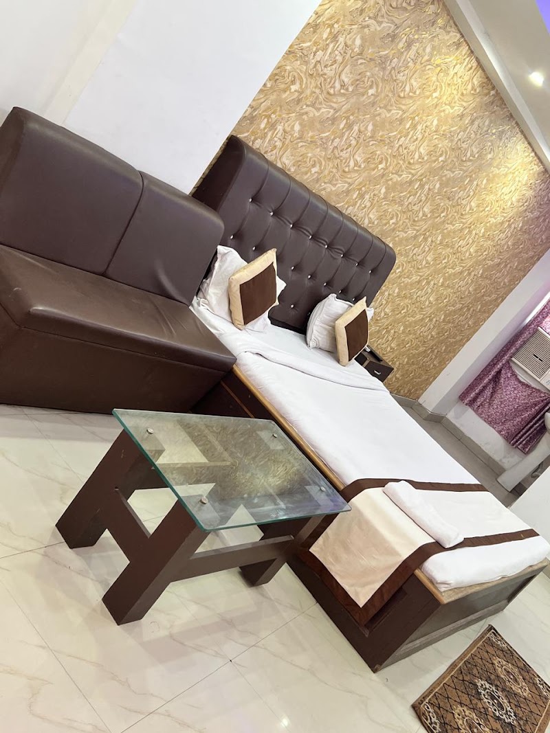 hotel bailey grand - hotel bailey grand Metro Pillar No.148, Raghunath Lakhan Mall, Bailey Rd, near Mahindra Showroom, opp. RPS More, S. K. Puram, Danapur, Patna, Bihar 801503, India