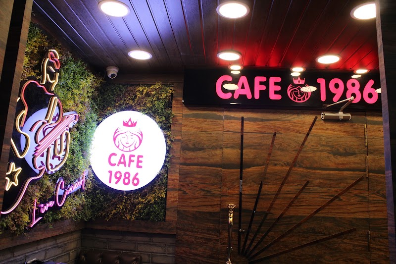 Cafe 1986 - Cafe 1986 cafe 1986 sarswati complex, Mall Rd, Model Town, Siyal, Manali, Himachal Pradesh 175131, India