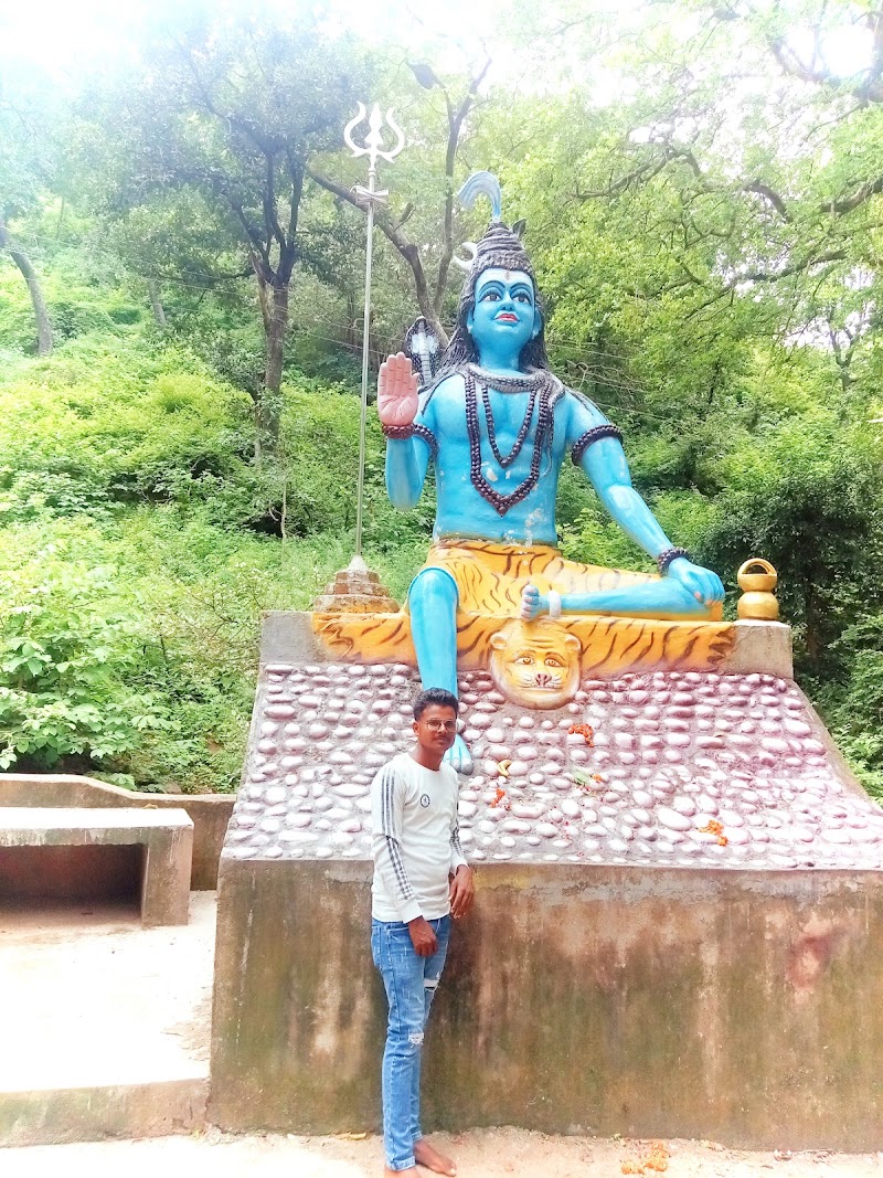 Swami Arvindanand Paramhans Ashram, Janki kund, Chitrakoot - Swami Arvindanand Paramhans Ashram, Janki kund, Chitrakoot, 5V66+3RR, MP SH 11, Janki Kund, Chitrakoot, Madhya Pradesh 485334, India