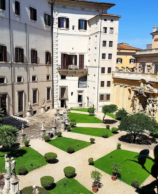Palazzo Borghese - Palazzo Borghese, Piazza Borghese, 00186 Roma RM, Italy