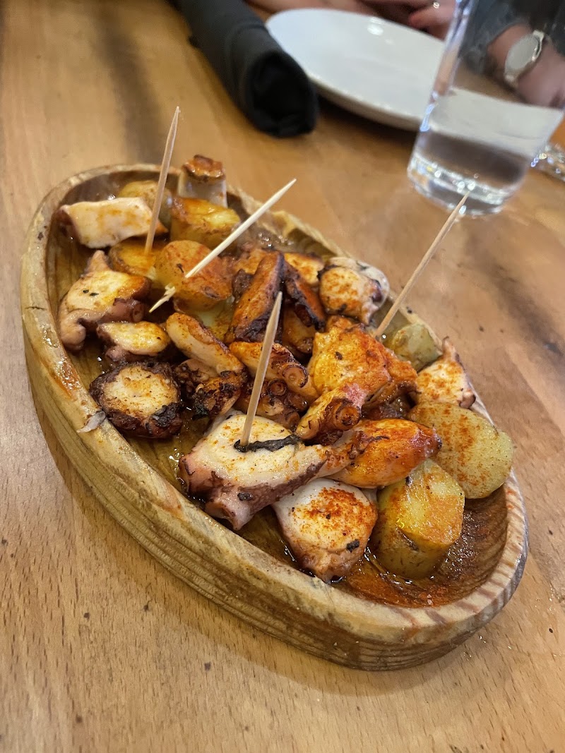 El Mercat Bar de Tapas - Rockville - El Mercat Bar de Tapas - Rockville 101 Gibbs St, Rockville, MD 20850, USA