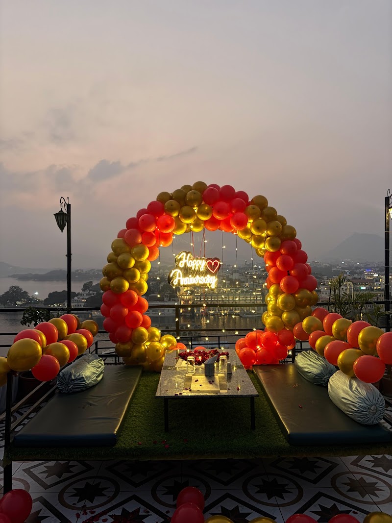 The Lakecity Rooftop Cafe And Restaurant - The Lakecity Rooftop Cafe And Restaurant Budh Ji Ka Darwaja, Jagdish Chowk, Ward 4, Udaipur, Rajasthan 313001, India