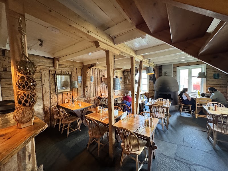 Restaurant Gammelbua - Restaurant Gammelbua, Reineveien 165, 8390 Reine, Norway