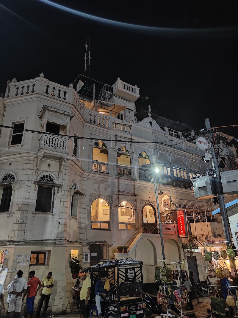 Hotel Ganges Grand - Varanasi - Hotel Ganges Grand - Varanasi Front Of, Marwari Hospital Building, D-37/47, Dashashwamedh Ghat Rd, Crossing, Godowlia, Varanasi, Uttar Pradesh 221001, India