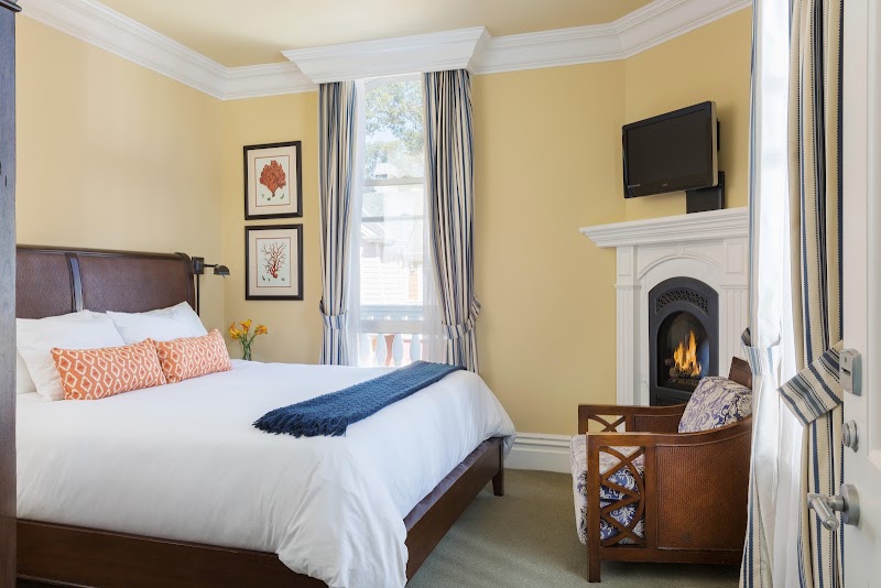 West Cliff Inn, A Four Sisters Inn - West Cliff Inn, A Four Sisters Inn 174 W Cliff Dr, Santa Cruz, CA 95060, USA