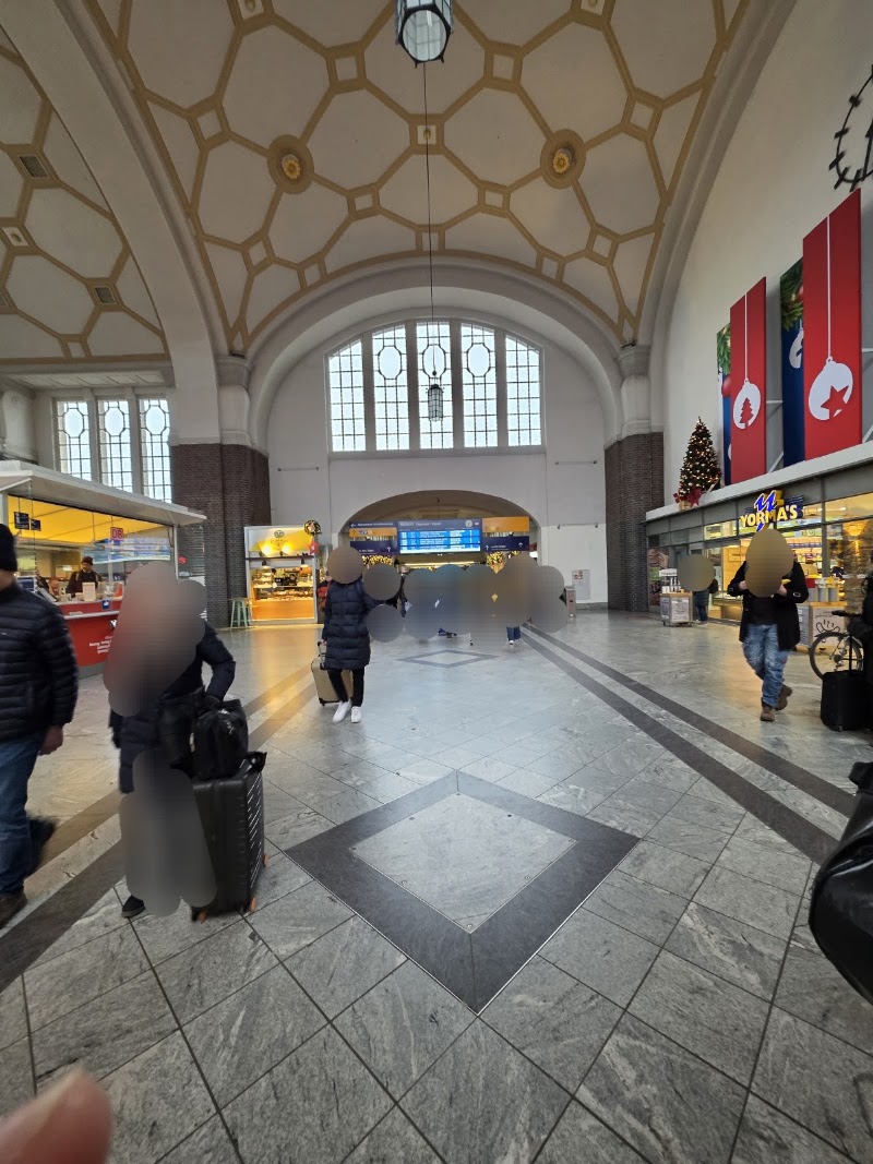 Darmstadt (Hbf) - Darmstadt (Hbf), Zweifalltorweg West-/Hinterseite des Hbf, 64293 Darmstadt, Germany