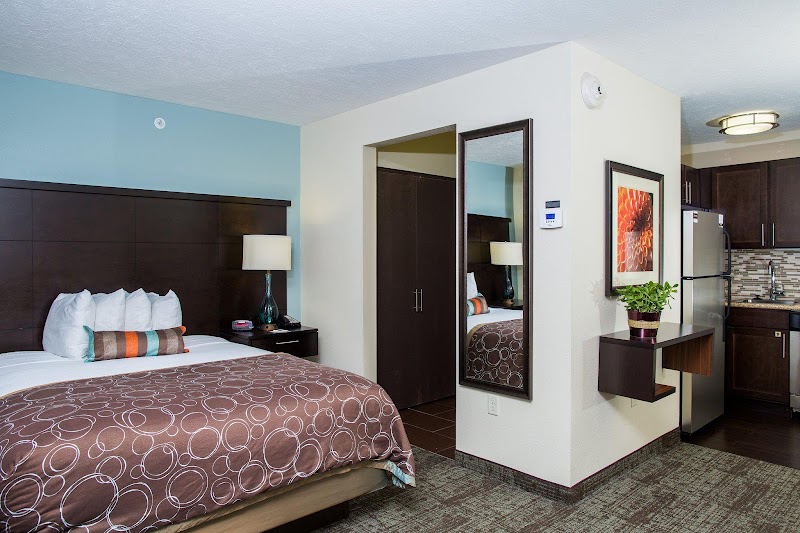 Staybridge Suites Lincoln Northeast by IHG - Staybridge Suites Lincoln Northeast by IHG 1501 N 86th St, Lincoln, NE 68505, USA