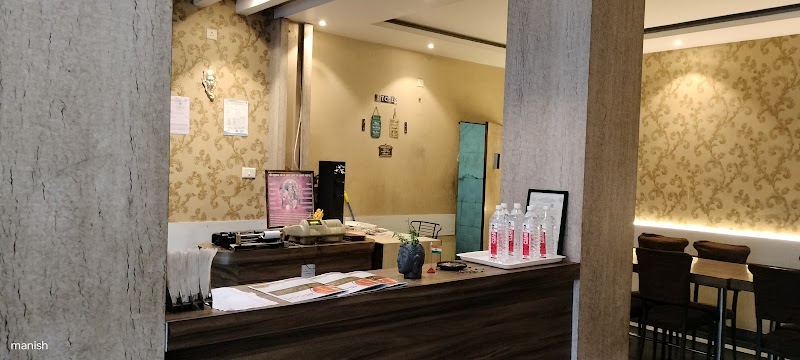 Red Chilli Restaurant - Red Chilli Restaurant B 36/4-7, Sankat Mochan, Lanka Rd, Tulsi Manas Mandir Colony, Crossing, Varanasi, Uttar Pradesh 221005, India