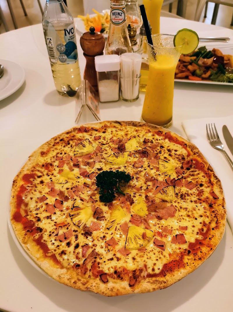 Som’s Kitchen - Som’s Kitchen Sunwing Kamala Beach 99/66 Moo#3, Kammala - Patong Rd, กมลา อำเภอกะทู้ ภูเก็ต 83150, Thailand