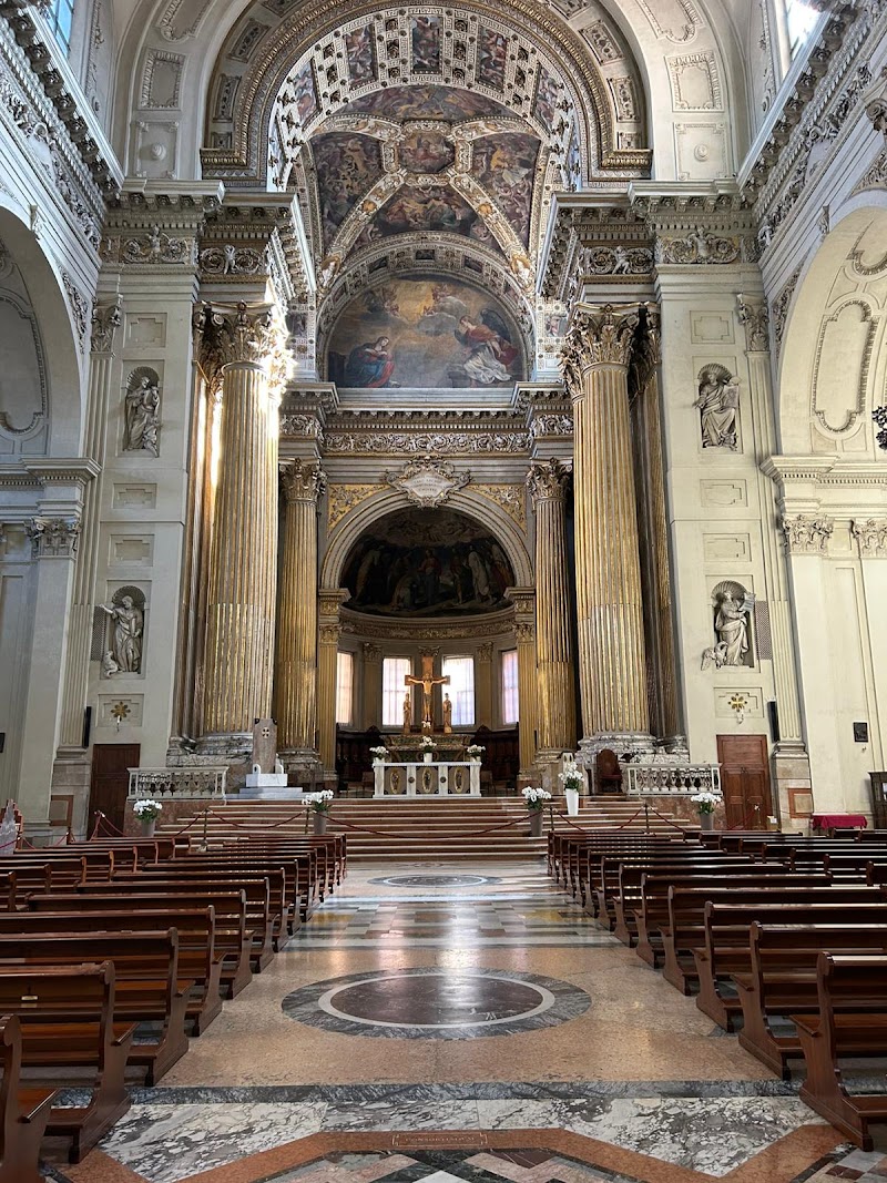 Metropolitan Cathedral of St Peter - Metropolitan Cathedral of St Peter Via dell'Indipendenza, 7, 40125 Bologna BO, Italy