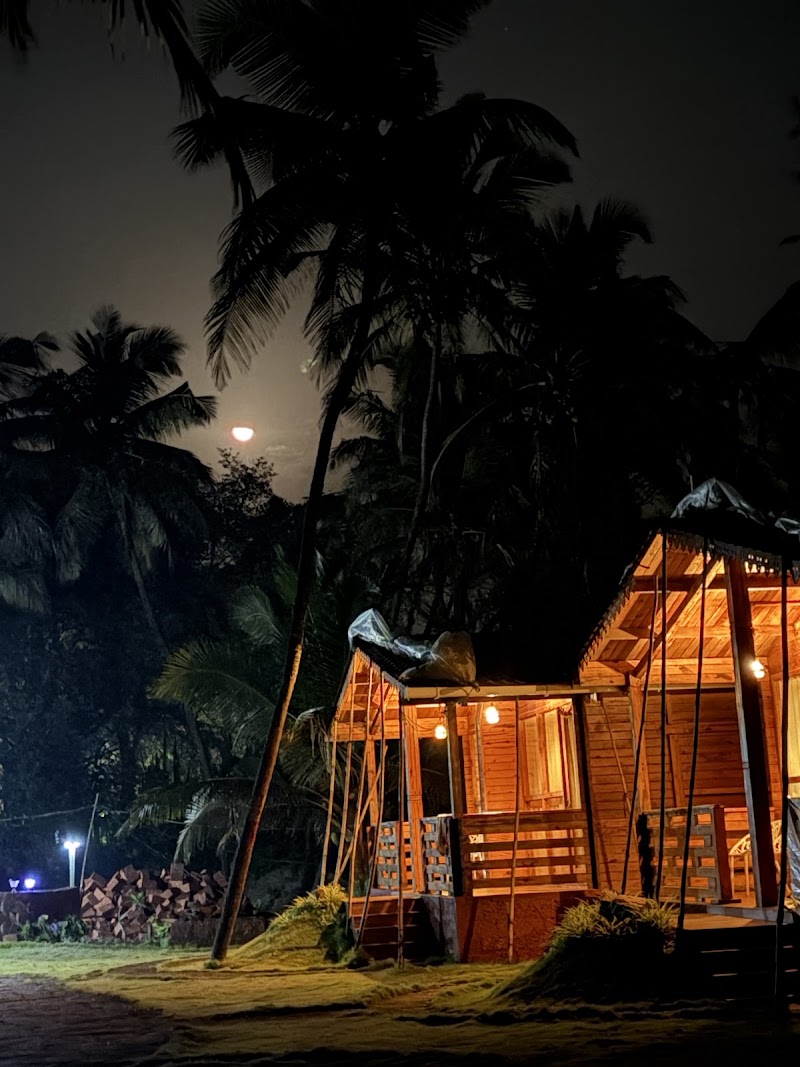 CRYSTAL WAVES WOODEN COTTAGE BEACH रिसॉर्ट, Devbag Beach - CRYSTAL WAVES WOODEN COTTAGE BEACH रिसॉर्ट, Devbag Beach, XFJV+CW5, Devbag Sangam Rd, Devbag, Maharashtra 416606, India