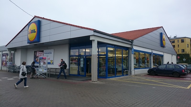 Lidl - Lidl Slánská 1699/1a, 163 00 Praha 17, Czechia