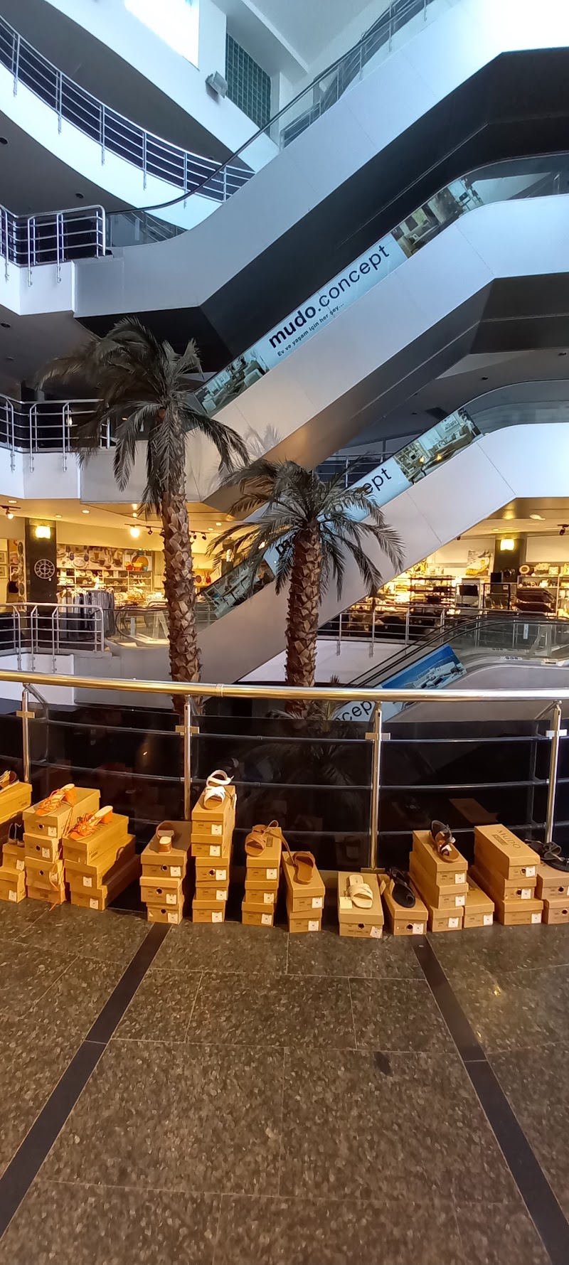 MUDO City - MUDO City Kemeraltı Mahallesi Atatürk Cad. Solaris Plaza İş Merkezi No:9, Kemeraltı, 48700 Marmaris/Muğla, Türkiye