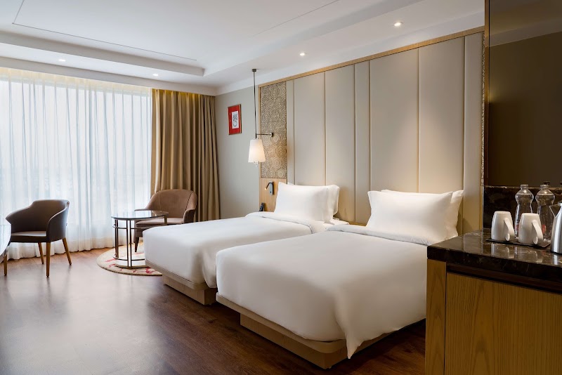 Radisson Hotel Bhopal - Radisson Hotel Bhopal E-8, Gulmohar Main Rd, opposite Savoy Complex, Bawadiya Kalan, Gulmohar Colony, Bhopal, Madhya Pradesh 462039, India