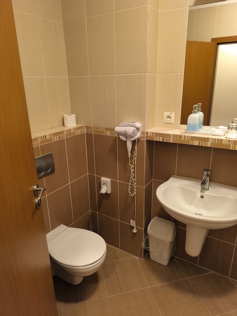 Hotel Dominika - Hotel Dominika, Vlastenecké námestie 3, 851 01 Bratislava-Petržalka, Slovakia