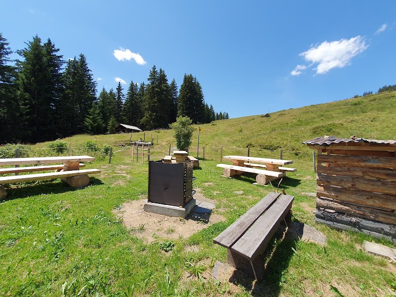 Schweizer Familie Feuerstelle Nodhalten Grindelwald - Schweizer Familie Feuerstelle Nodhalten Grindelwald, Nodhalten, 3818 Grindelwald, Switzerland