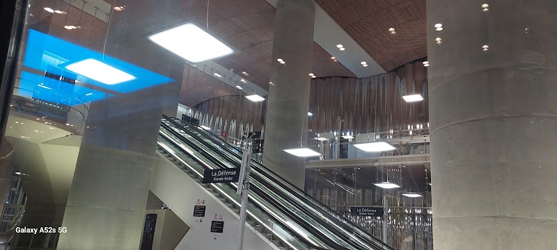Porte Maillot RER - Boulevard Pereire - Porte Maillot RER - Boulevard Pereire 39 Rue Brunel, 75017 Paris, France