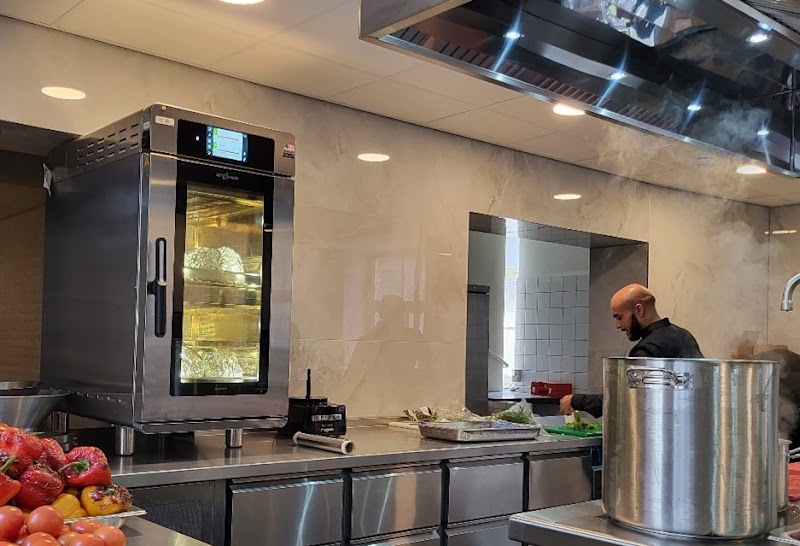 Hotel Restaurant Crasborn - Hotel Restaurant Crasborn Hoogstraat 6, 6017 AR Thorn, Netherlands