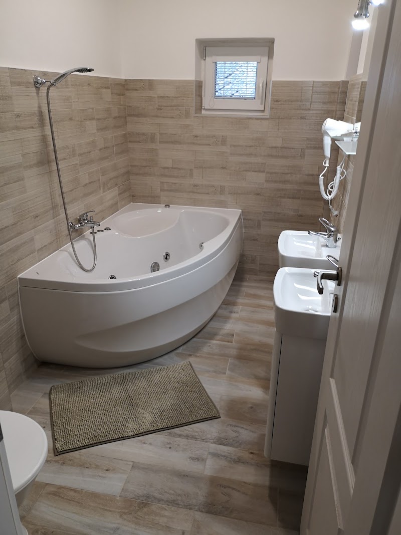 Apartmány Děčín - Apartmány Děčín, Labské nábř. 320/13, 405 02 Děčín-Děčín 2, Czechia