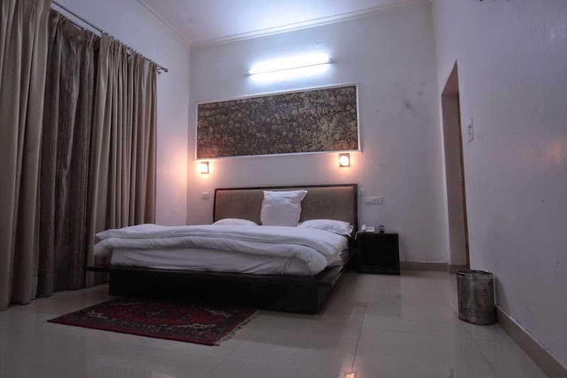 Hotel Downtown - Hotel Downtown Kangra Rd, Housing Board Colony, Kangra, Himachal Pradesh 176001, India