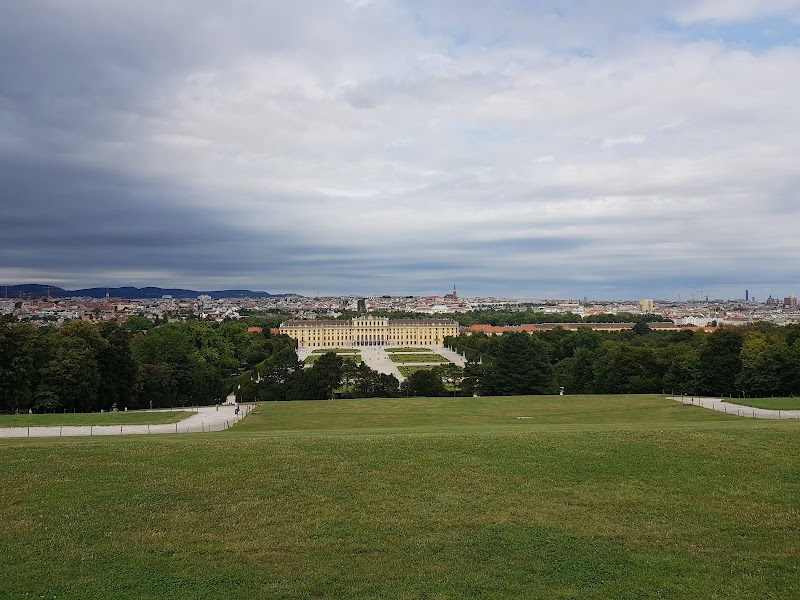 Irrgarten - Irrgarten, Rustenallee, 1130 Wien, Austria