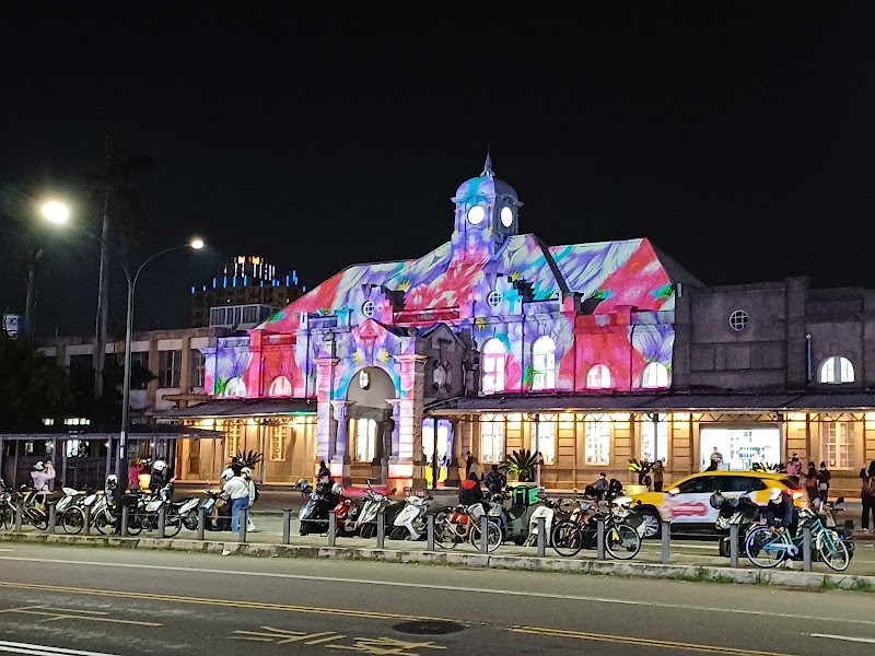 Hsinchu Train Station - Hsinchu Train Station, No. 445號, Section 2, Zhonghua Rd, Rongguang Village, East District, Hsinchu City, Taiwan 300