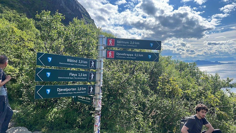 Sherpa Stairs to Djevelporten - Sherpa Stairs to Djevelporten Blåtindveien 8300, 8300 Svolvær, Norway