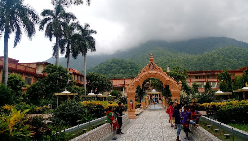 Parmarth Niketan Ashram - Parmarth Niketan Ashram Main Market Road, near Ram Jhula, Swarg Ashram, Rishikesh, Uttarakhand 249304, India