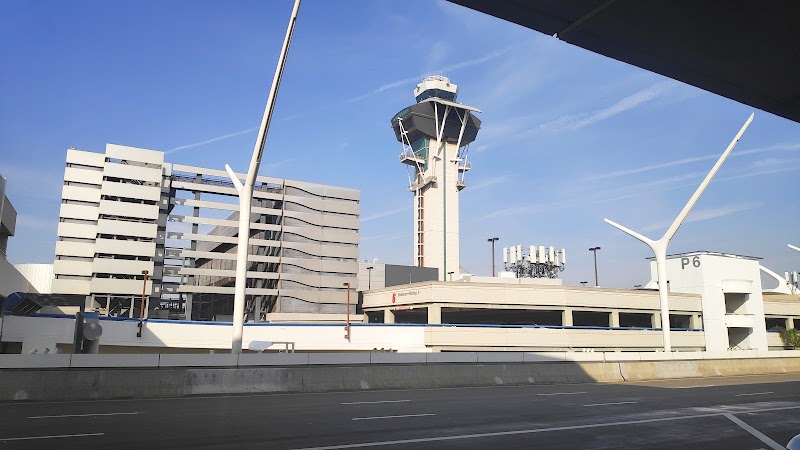 LAX Terminal 5 Lower Level FlyAway Stop - LAX Terminal 5 Lower Level FlyAway Stop, Los Angeles, CA 90045, USA