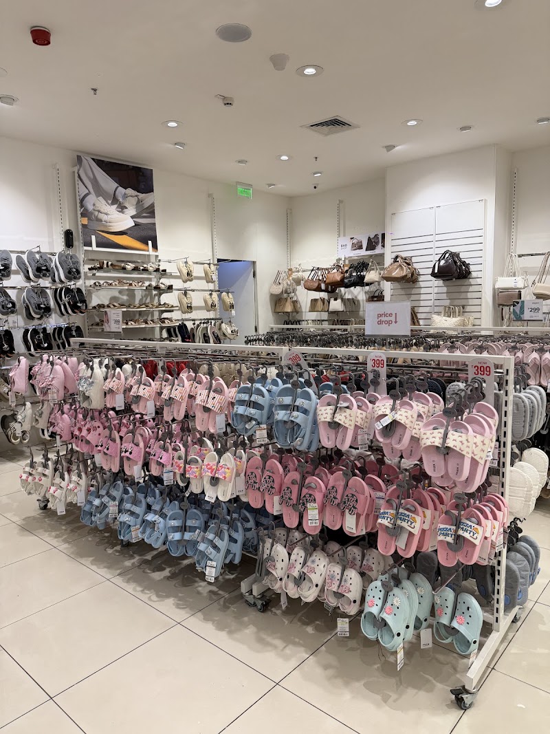 Max - Max 1st Floor LakeShore Mall Thane West Eastern Express Highway, Service Rd, Laxmi Nagar, Thane West, Thane, Maharashtra 400601, India