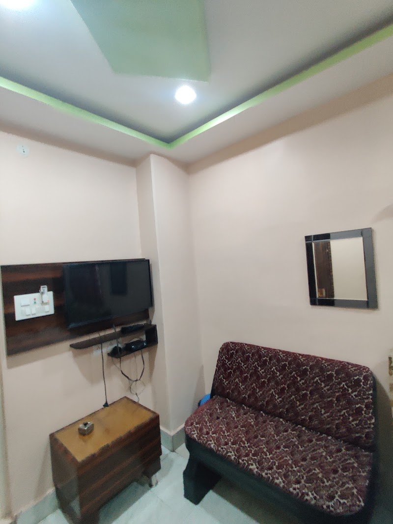 Bharati Lodge - Bharati Lodge Bidhan market opposite auto stand Bidhan market, appo auto, Bldg, Bidhan Rd, near Kali Temple, Ward 12, Hakim Para, Siliguri, West Bengal 734001, India