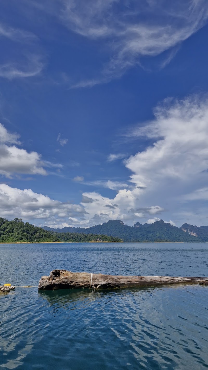 Krai Son Lake House - Krai Son Lake House, 3JH8+GQ4, รัช ช ประภา, Tambon Khao Phang, Amphoe Ban Ta Khun, Chang Wat Surat Thani 84230, Thailand