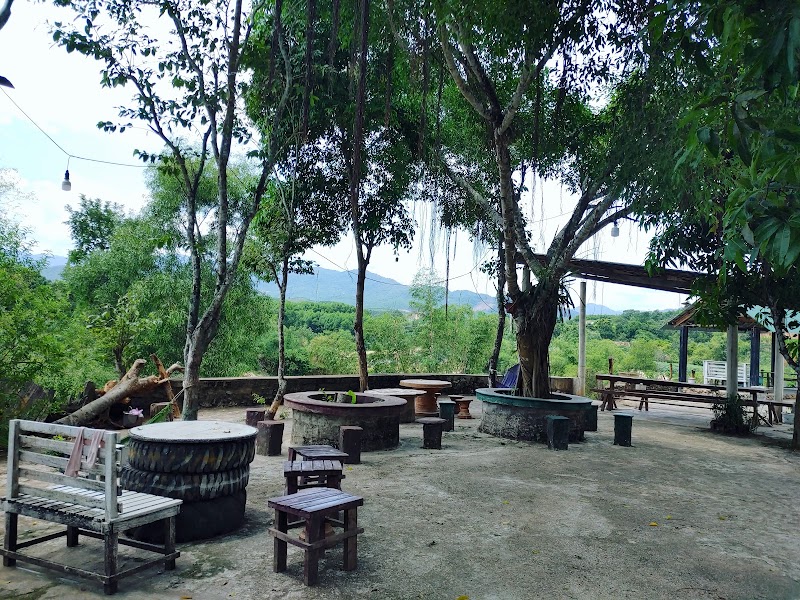 Pub with cold beer - Pub with cold beer Bo Trach, Quang Tri, Vietnam
