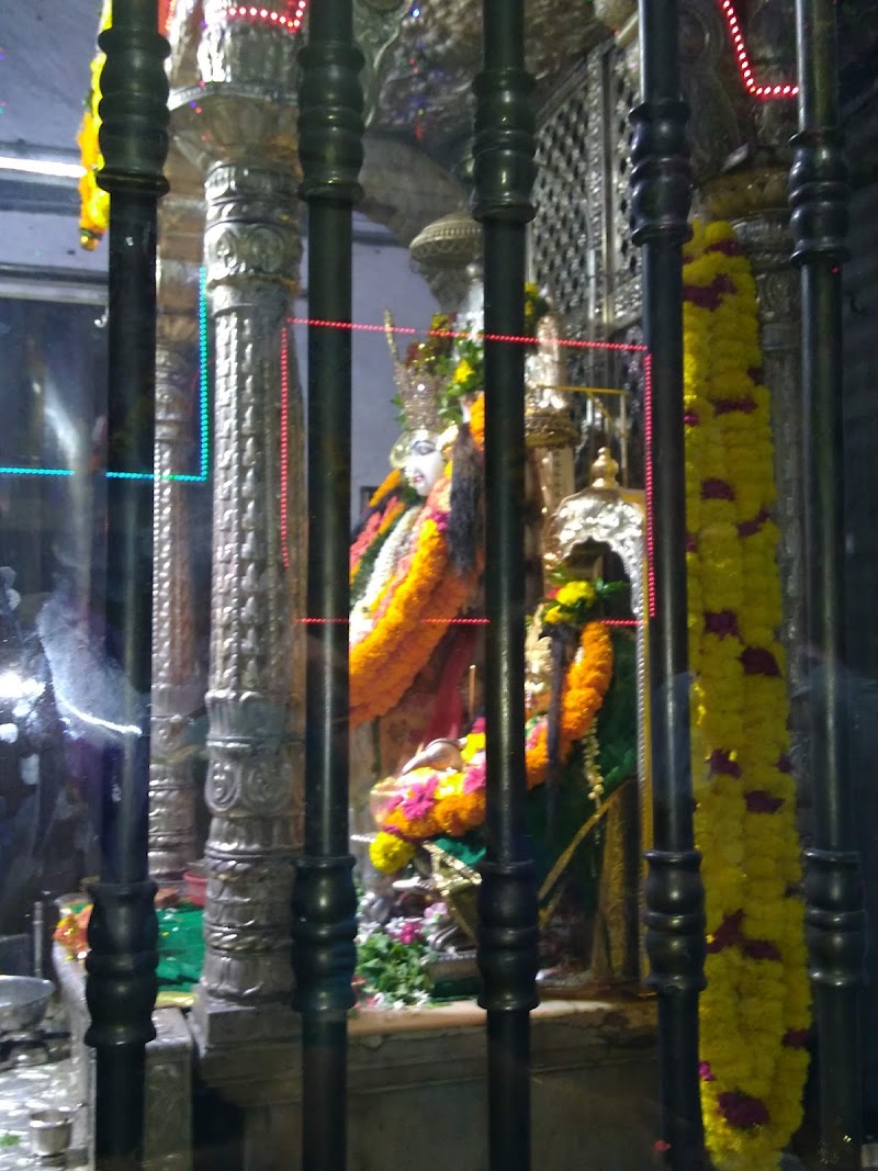 Mumbadevi Sweet Mart - Mumbadevi Sweet Mart A-B 166, Mumba Devi Marg, Mumbadevi Compound, Mumbadevi Area, Bhuleshwar, Mumbai, Maharashtra 400002, India