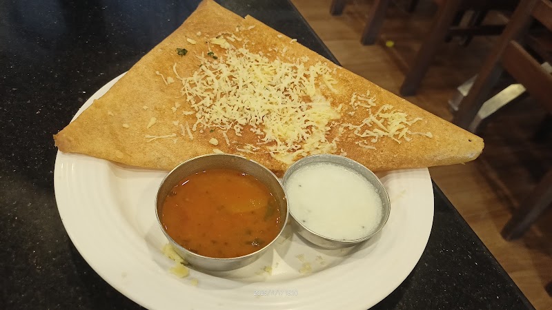 Navratna Udupi Pure Veg Family Restaurant - Navratna Udupi Pure Veg Family Restaurant Vagator Beach Rd, Vagator, Anjuna, Goa 403509, India