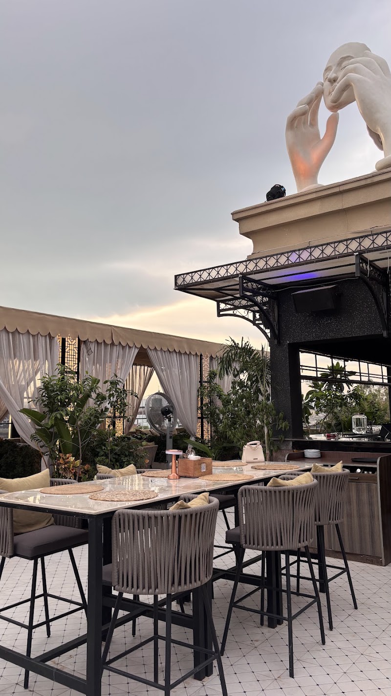 Blinkk (Luxury Bar & Dining)