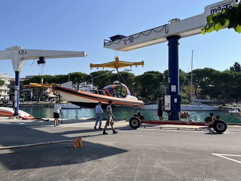 Nautica Pioppi srl - Nautica Pioppi srl Piazza Marina, 1, 37019 Peschiera del Garda VR, Italy