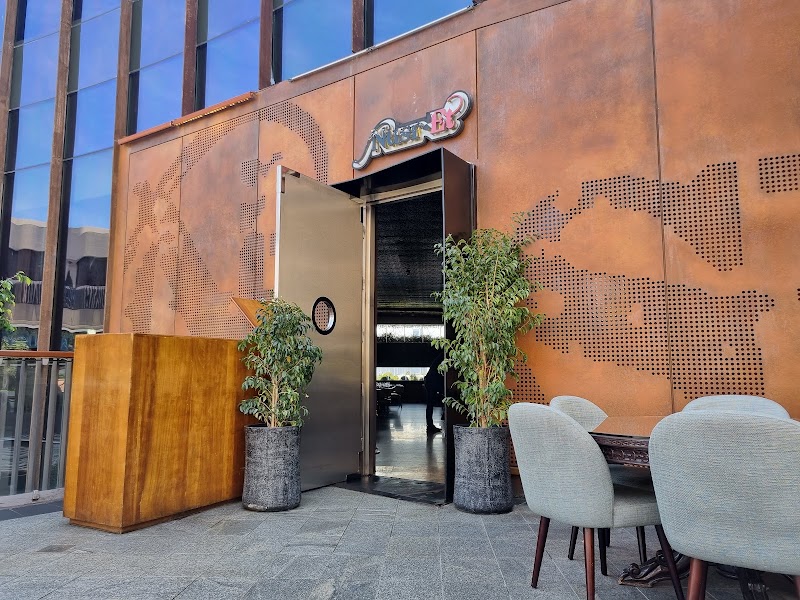 Nusr-Et Steakhouse - Nusr-Et Steakhouse, Restaurant Village Four Seasons Resort شارع شاطئ - Jumeirah - Jumeirah 2 - Dubai - United Arab Emirates
