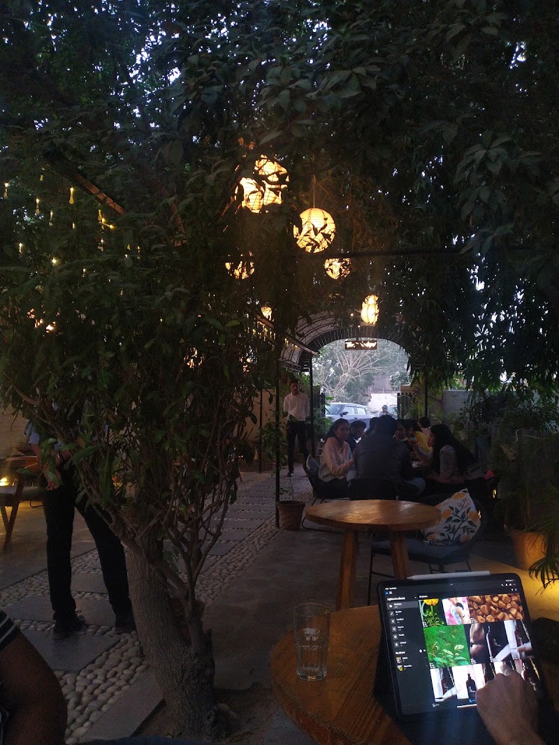 Mellow The Bistro - Mellow The Bistro 72C3+5Q2 D-32, Marudhar Mridul Marg, Opposite Medical College, Sindhi Colony, Sector-E, Shastri Nagar, Jodhpur, Rajasthan 342003, India