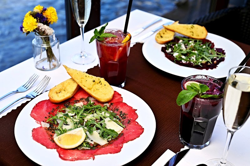 Charles Bridge Restaurant - Charles Bridge Restaurant Smetanovo nábř. 195, Staré Město, 110 00 Praha-Praha 1, Czechia