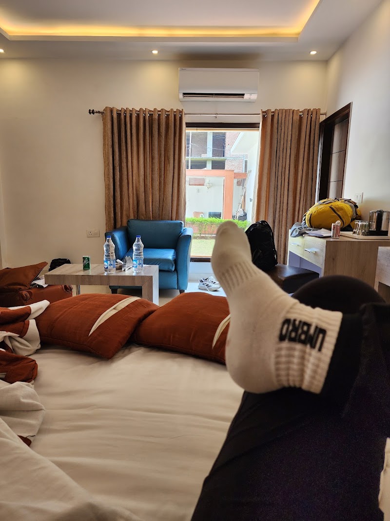 R Cottages- Mini Retreat Near New Delhi Airport - R Cottages- Mini Retreat Near New Delhi Airport D-32, Nangal Dewat, Sector D, Vasant Kunj, New Delhi, Delhi 110070, India