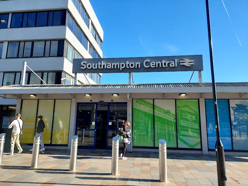 Southampton Central - Southampton Central Central Station Bridge, Blechynden Terrace, Southampton SO15 1AL, UK